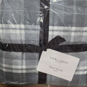 Laura Ashley Gray Plaid Flannel Queen Sheet Set.